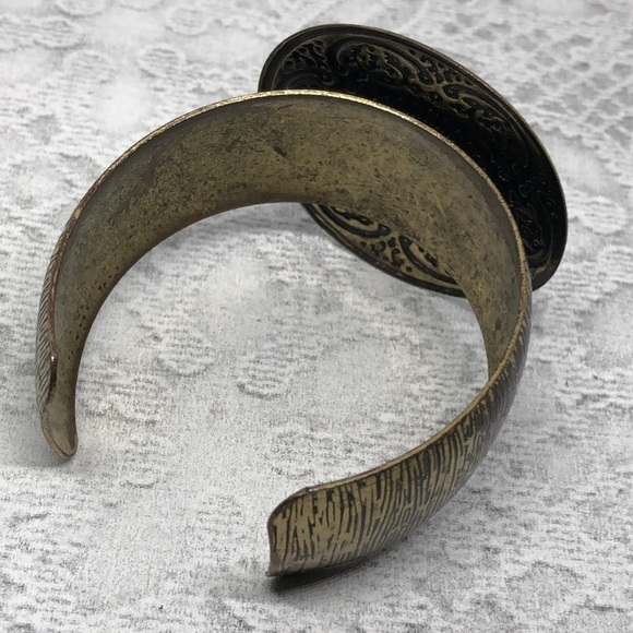 Upcycled enamel medallion statement cuff bracelet boho free spirit - Picture 3 of 6